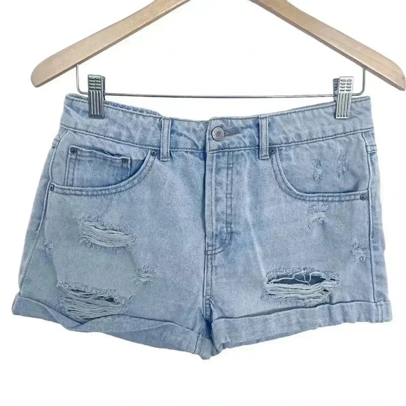 Forever 21 Distressed Light Wash Jean Shorts Rolled Hem Mid Rise Size 27 - Picture 1 of 7
